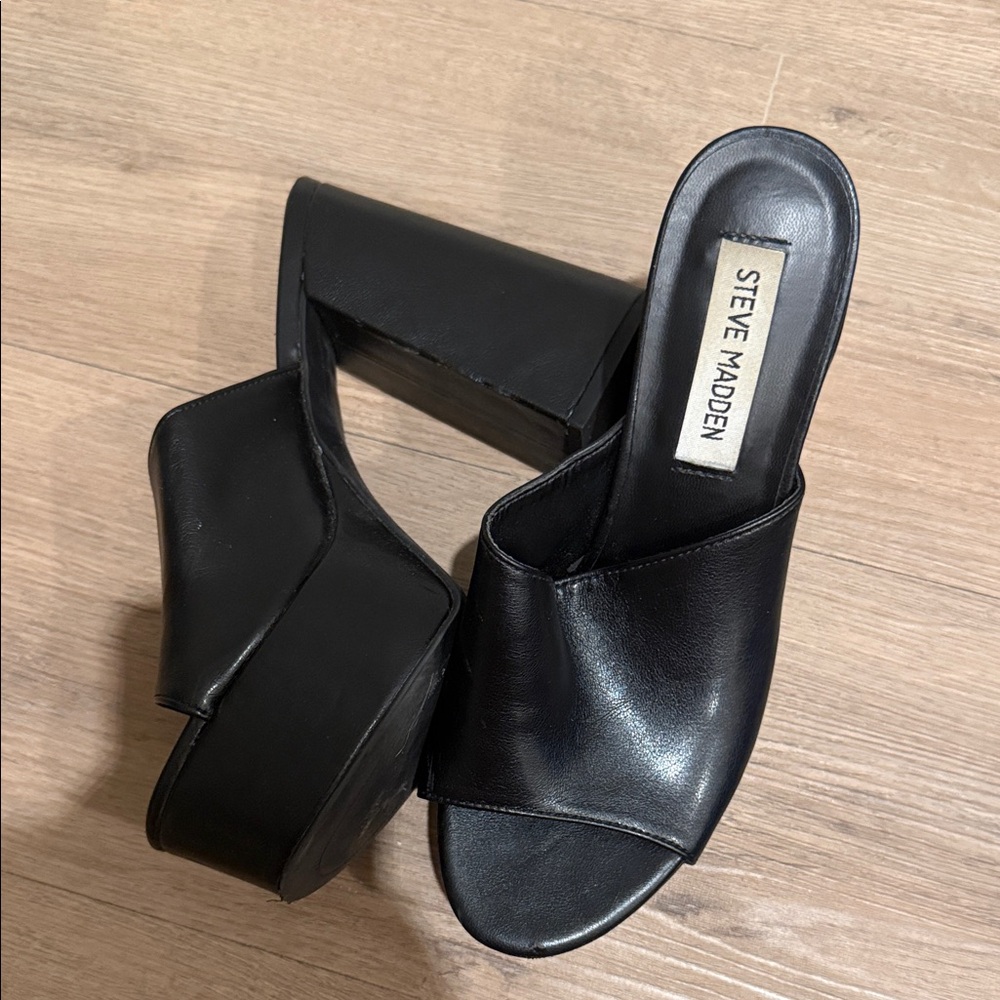 Steve Madden Black Leather Mules